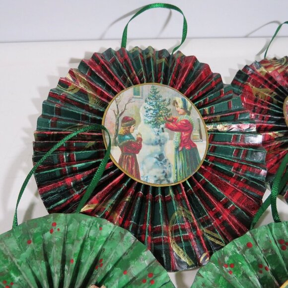 Victorian Christmas 3-D Rosettes large (17) collection - Picture 3 of 16